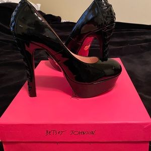 Betsey Johnson pumps